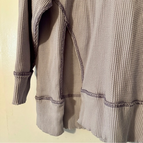 Urban Outfitters Lavender Waffle Knit
Thermal Long Sleeve Turtleneck Top Small - Picture 3 of 12